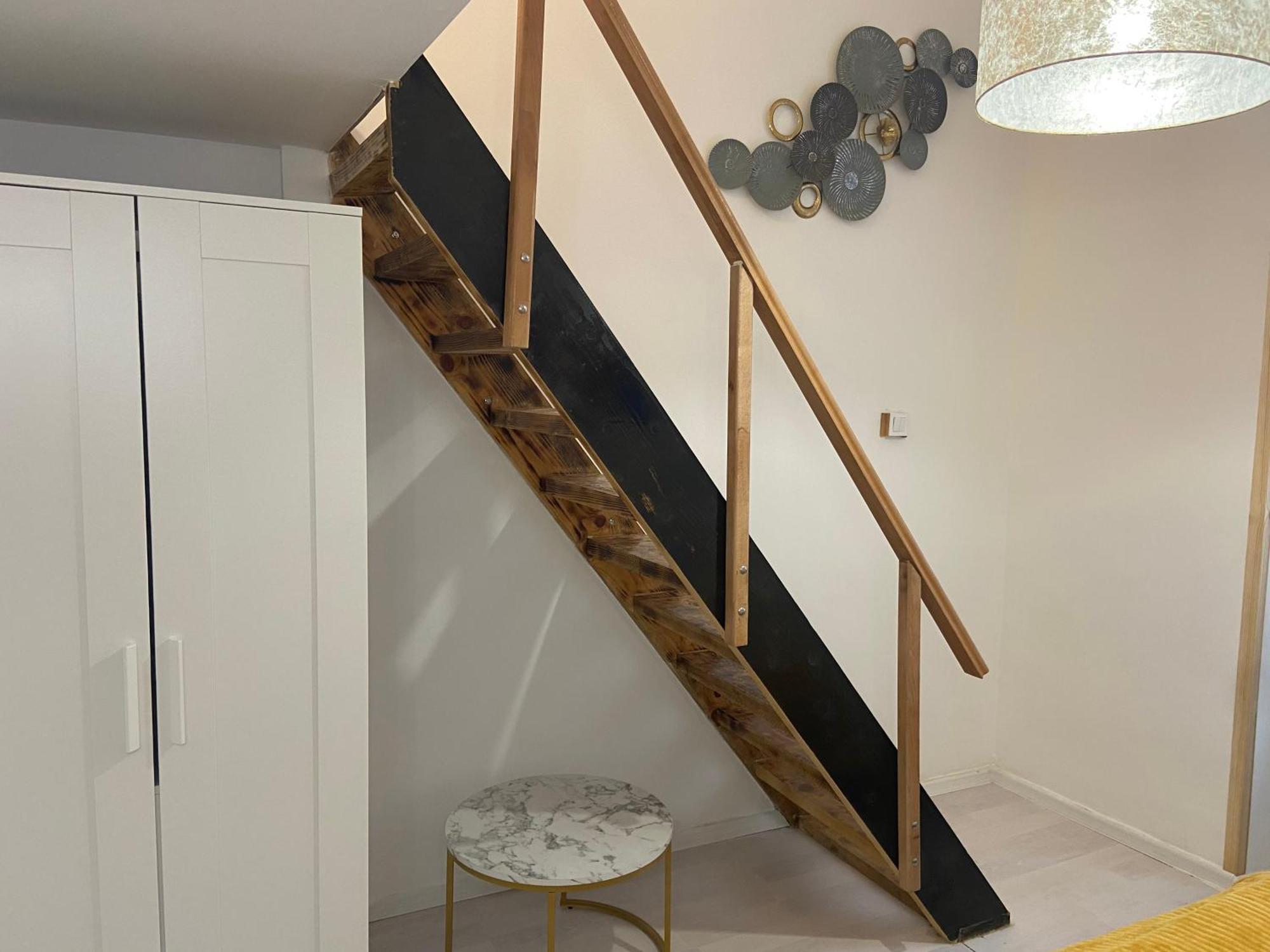 Twilight Zone Apartment *